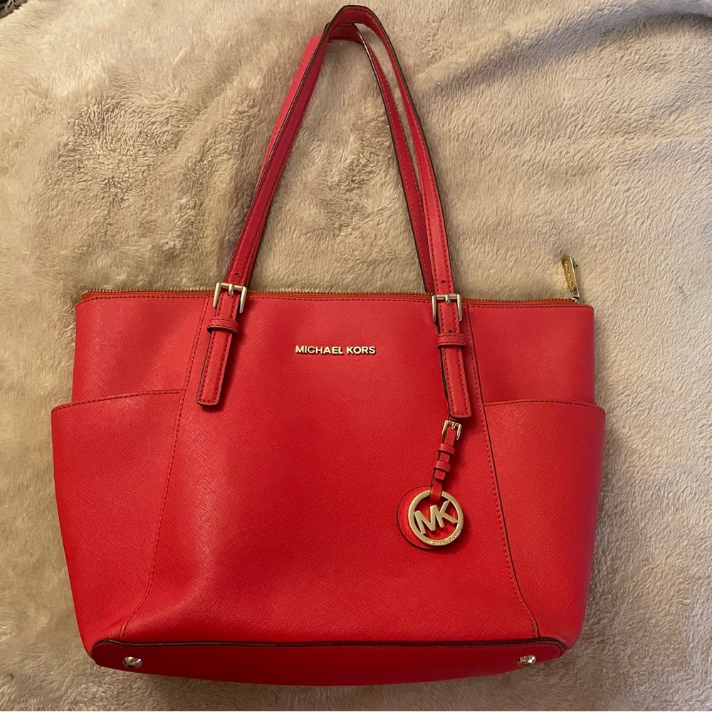 Micheal Kors Red Charlotte Purse, used in Excellent Condition